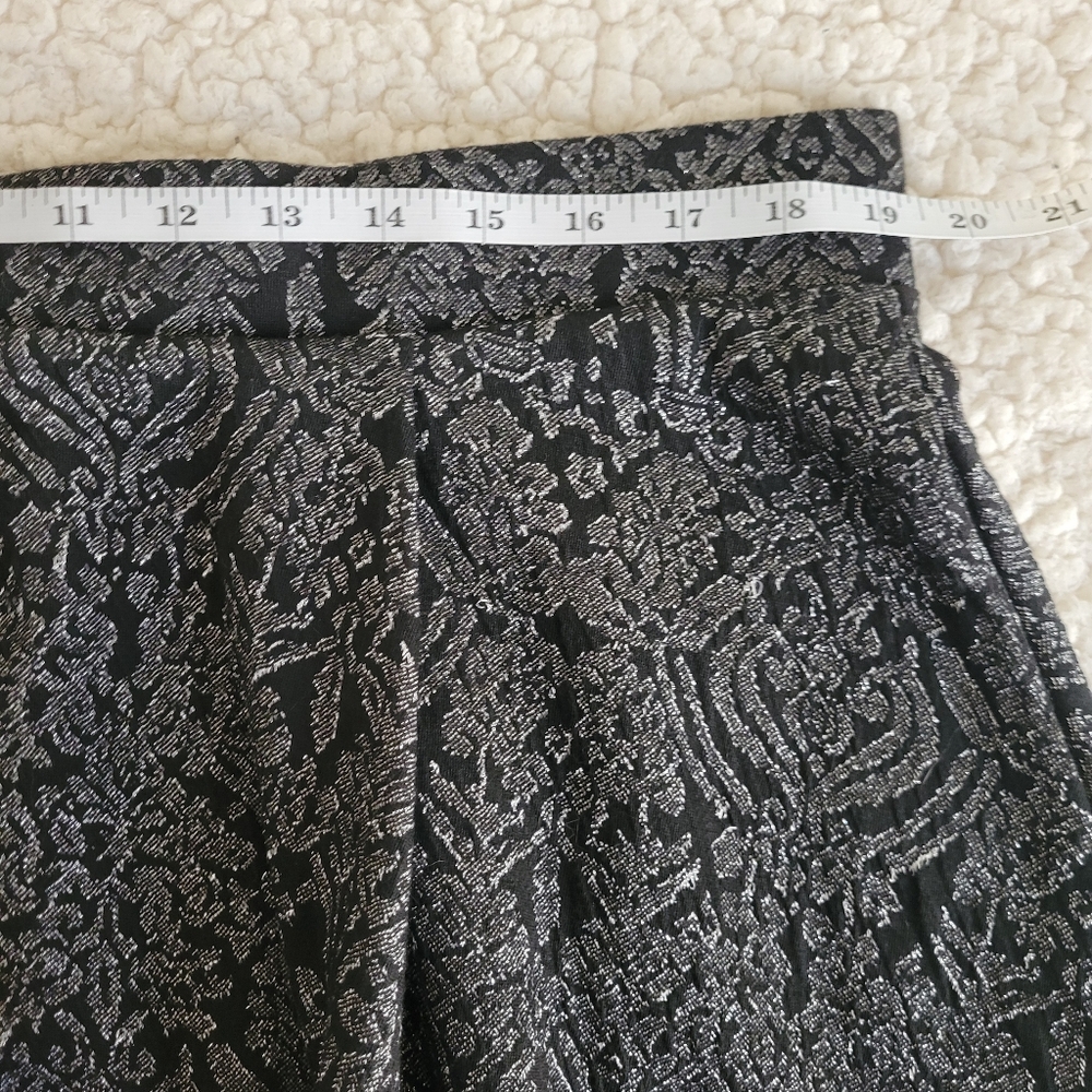 Torrid Metallic Design Knit Skater Mini Skirt size 2 - Picture 2 of 12